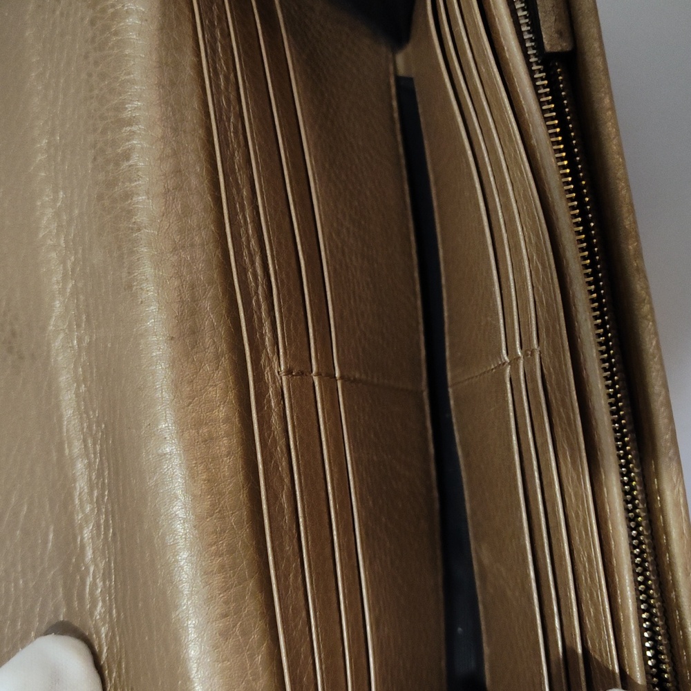 Gucci Beige Leather Wallet - Picture 8 of 11